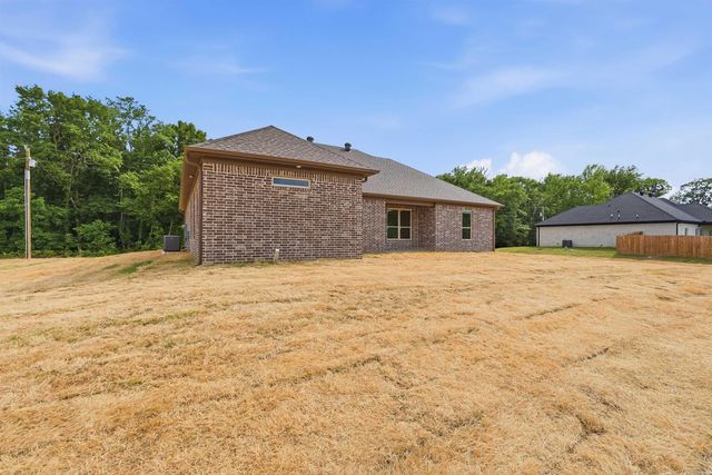 924 Bratton Rd, Lonoke, AR 72086