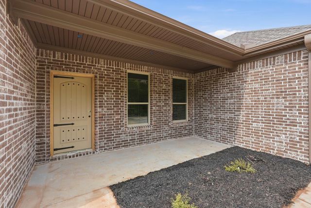 924 Bratton Rd, Lonoke, AR 72086