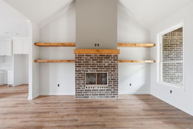 924 Bratton Rd, Lonoke, AR 72086