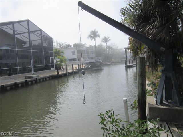 123 Falkirk ST, Fort Myers Beach, FL 33931