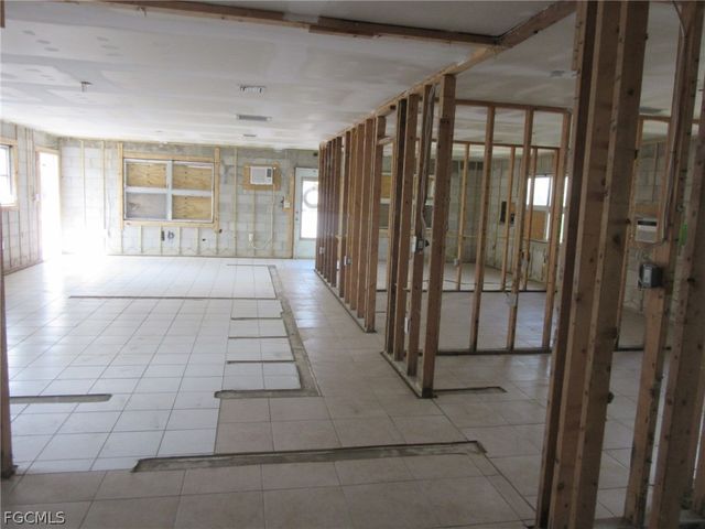 123 Falkirk ST, Fort Myers Beach, FL 33931