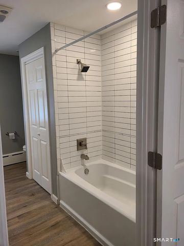 1515 Park Avenue 2, Bridgeport, CT 06604