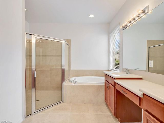 1529 Birdie DR, Naples, FL 34120