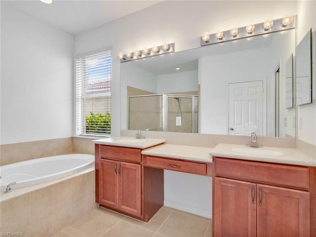 1529 Birdie DR, Naples, FL 34120