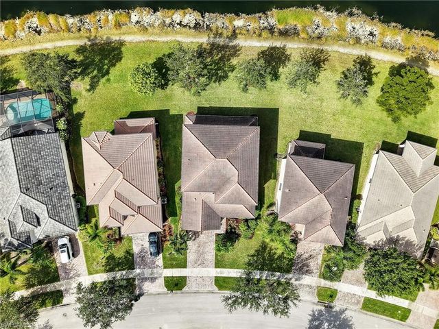 1529 Birdie DR, Naples, FL 34120