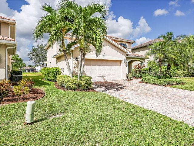 1529 Birdie DR, Naples, FL 34120