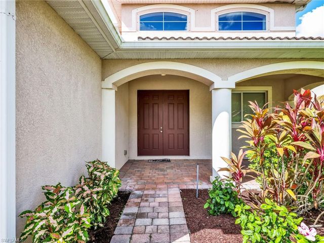 1529 Birdie DR, Naples, FL 34120