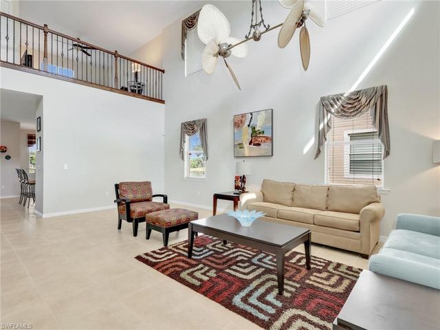 1529 Birdie DR, Naples, FL 34120