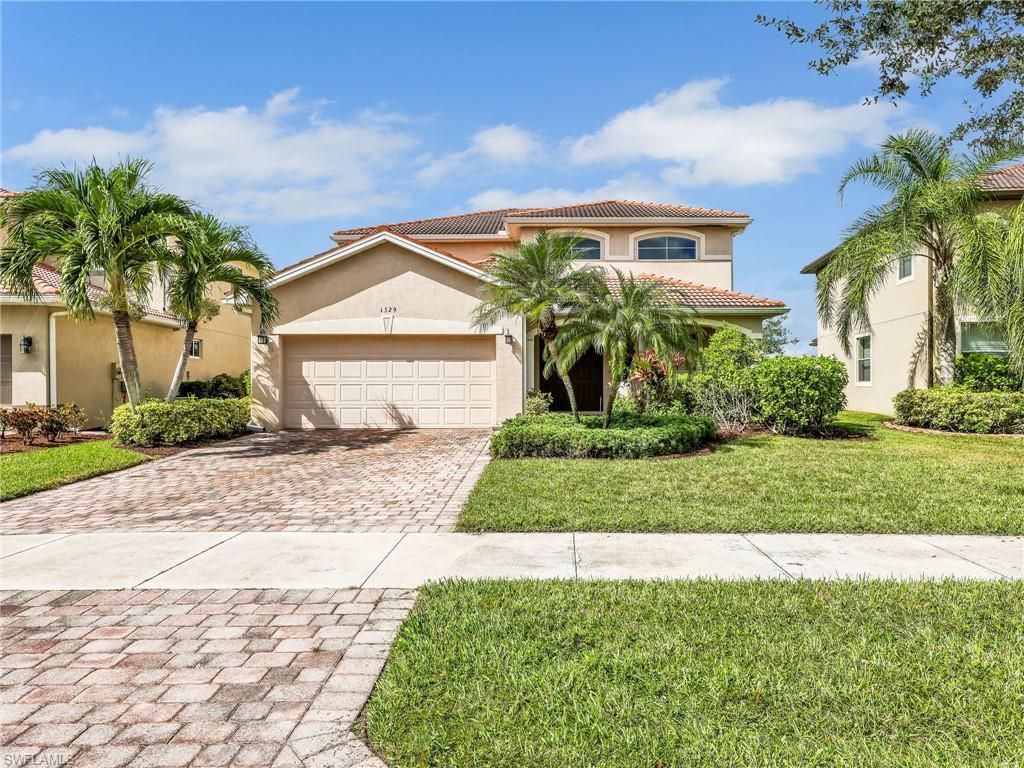 1529 Birdie DR, Naples, FL 34120
