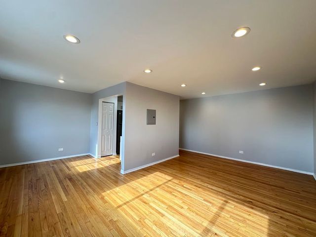 6954 N Sheridan Road 319, Chicago, IL 60626