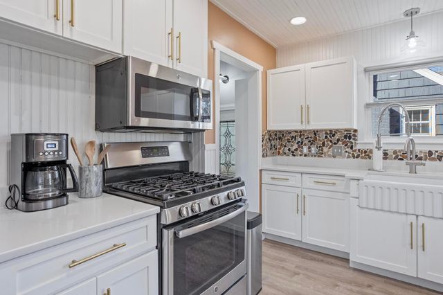 3280 Blackstone Avenue, Saint Louis Park, MN 55416