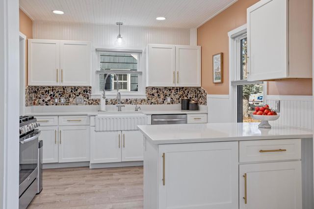 3280 Blackstone Avenue, Saint Louis Park, MN 55416