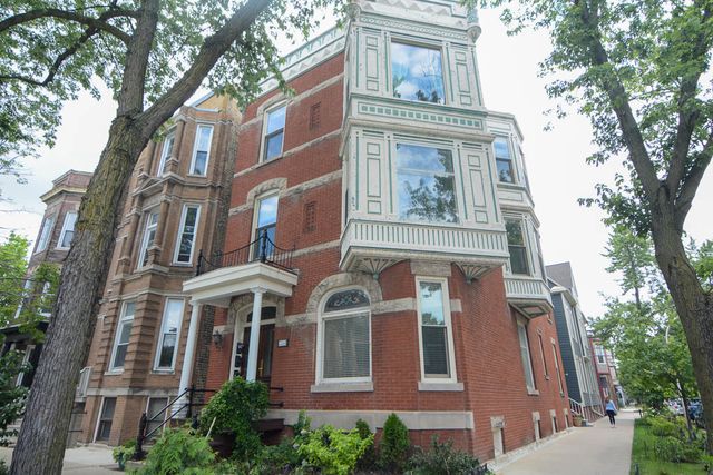3358 N Seminary Avenue 1, Chicago, IL 60657