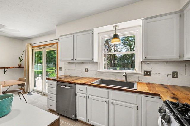6285 Blanca Drive Ne, Plainfield Twp, MI 49341
