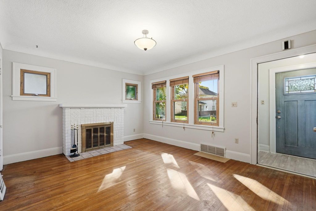 2343 Benjamin Street NE, Minneapolis, MN 55418 — photo 2