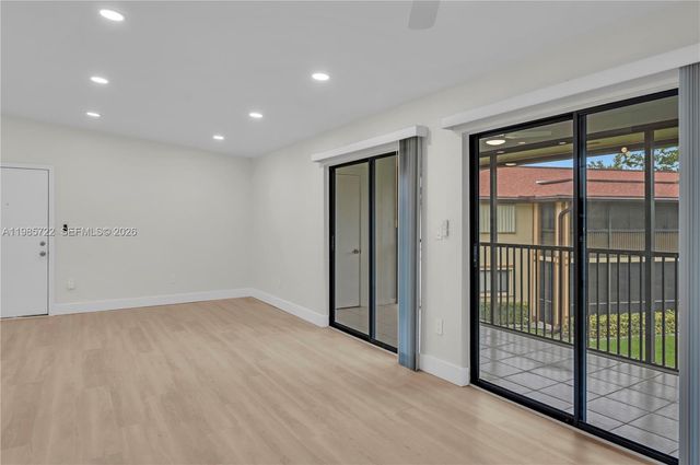 10959 W Clairmont Cir 211, Tamarac, FL 33321