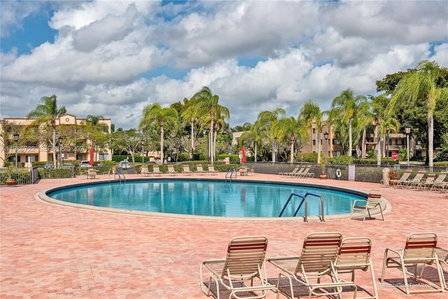 10959 W Clairmont Cir 211, Tamarac, FL 33321