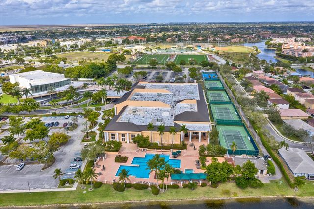 10959 W Clairmont Cir 211, Tamarac, FL 33321