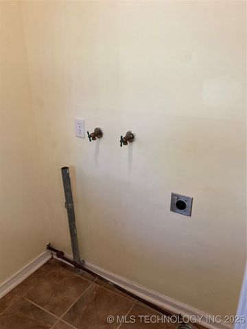 4139 E 22nd Place S, Tulsa, OK 74114