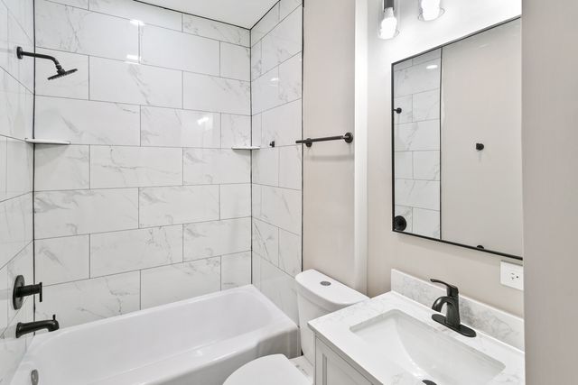 1009 8th Street, Waukegan, IL 60085