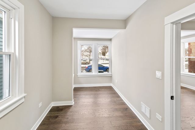 1009 8th Street, Waukegan, IL 60085