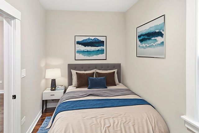 1009 8th Street, Waukegan, IL 60085