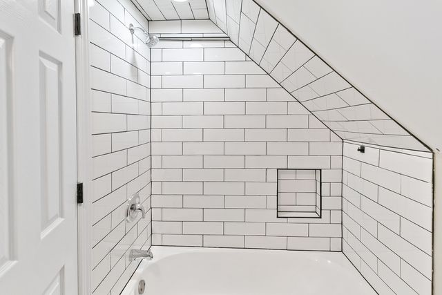 1009 8th Street, Waukegan, IL 60085