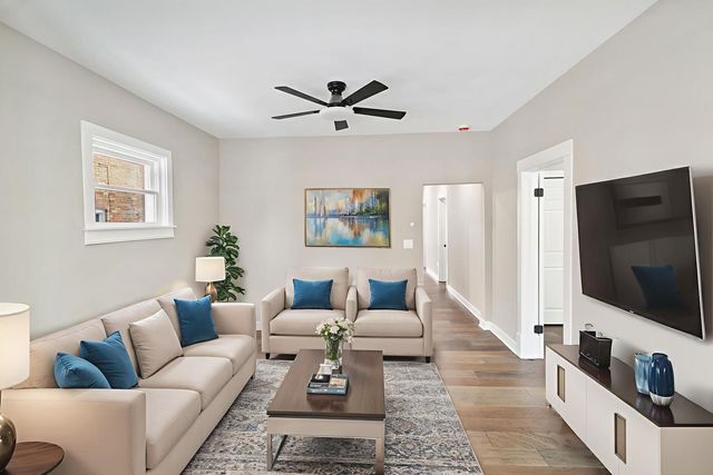 1009 8th Street, Waukegan, IL 60085