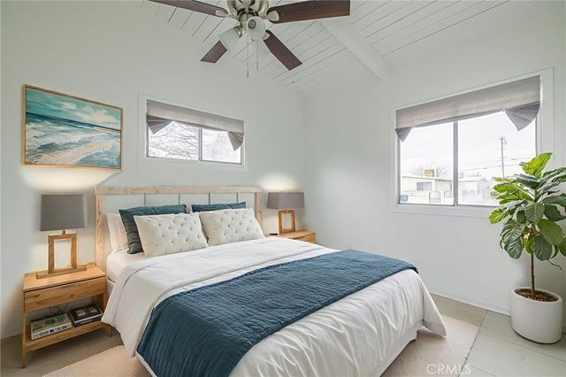 1238 W Avenue H15, Lancaster, CA 93534