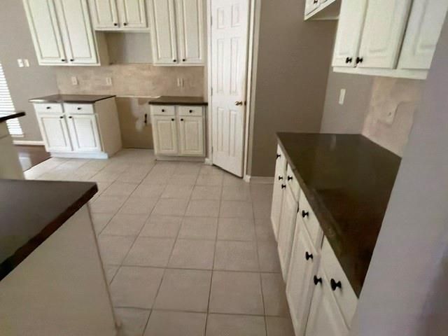 1702 Whispering Forest Drive, Houston, TX 77339