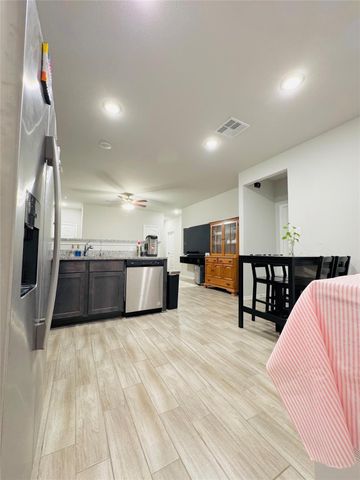 24702 Russet Bluff Trail, Houston, TX 77336