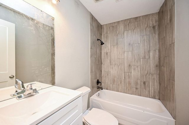 6607 W T C Jester Boulevard, Houston, TX 77091