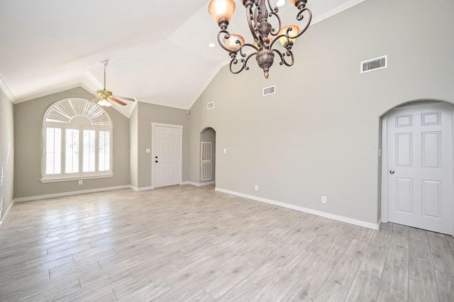 6607 W T C Jester Boulevard, Houston, TX 77091