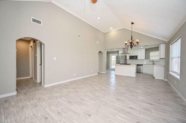 6607 W T C Jester Boulevard, Houston, TX 77091