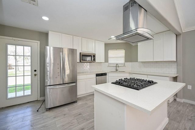 6607 W T C Jester Boulevard, Houston, TX 77091