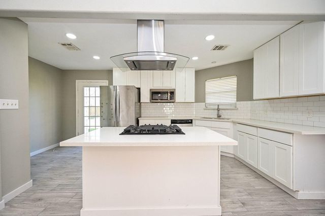 6607 W T C Jester Boulevard, Houston, TX 77091