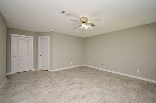 6607 W T C Jester Boulevard, Houston, TX 77091