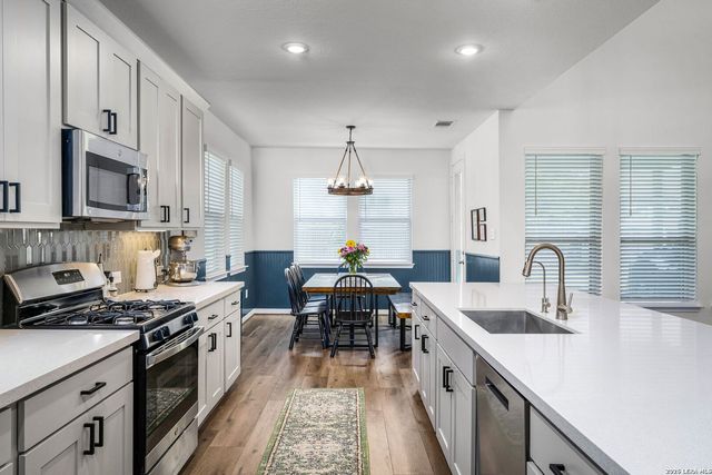 10157 BUSSANG RD, Schertz, TX 78154