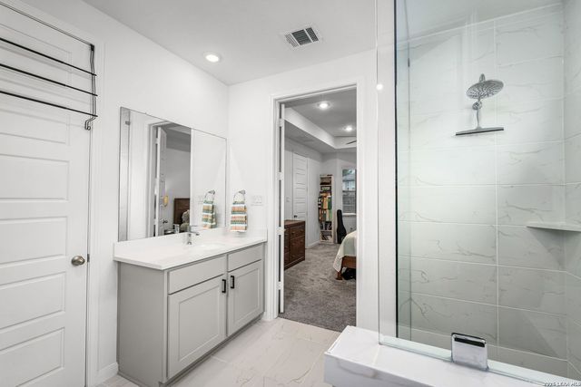 10157 BUSSANG RD, Schertz, TX 78154