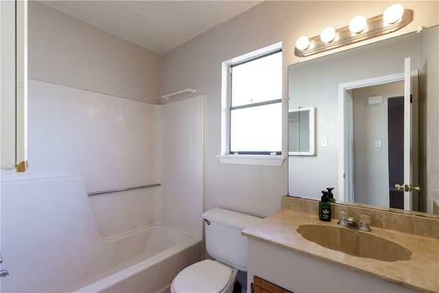 2538 Allencrest Dr, Corpus Christi, TX 78415