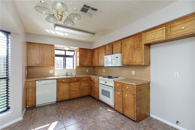 2538 Allencrest Dr, Corpus Christi, TX 78415