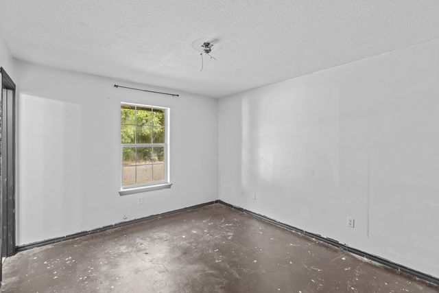 235 Hickory Street, Blossom, TX 75416
