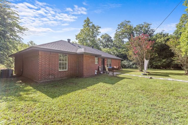 235 Hickory Street, Blossom, TX 75416
