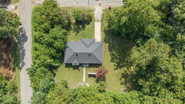 235 Hickory Street, Blossom, TX 75416