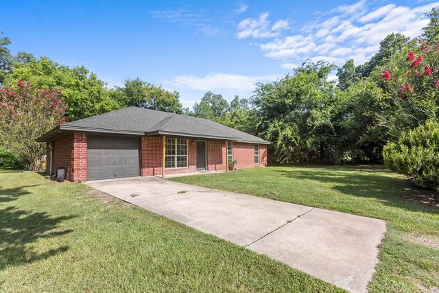 235 Hickory Street, Blossom, TX 75416