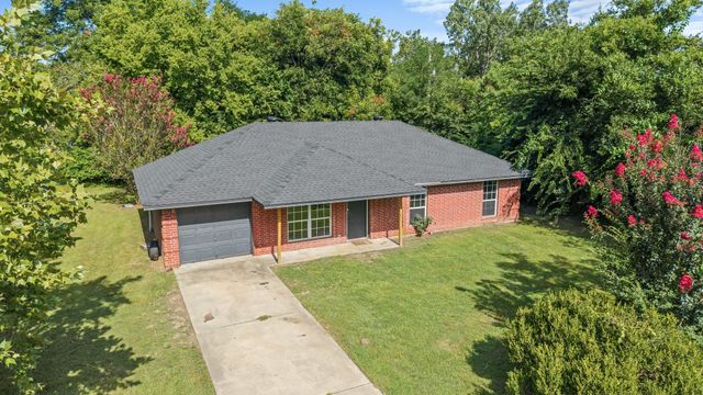 235 Hickory Street, Blossom, TX 75416