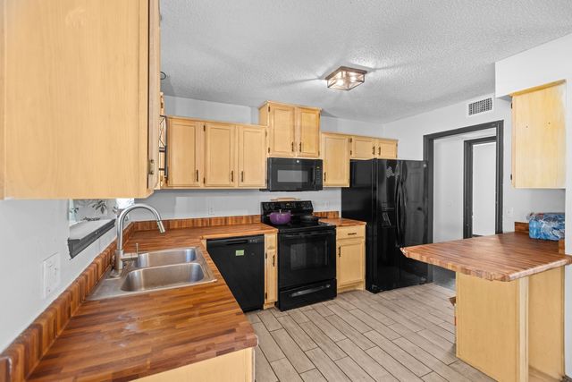 235 Hickory Street, Blossom, TX 75416