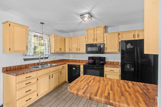 235 Hickory Street, Blossom, TX 75416