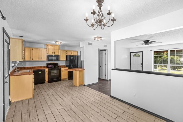 235 Hickory Street, Blossom, TX 75416