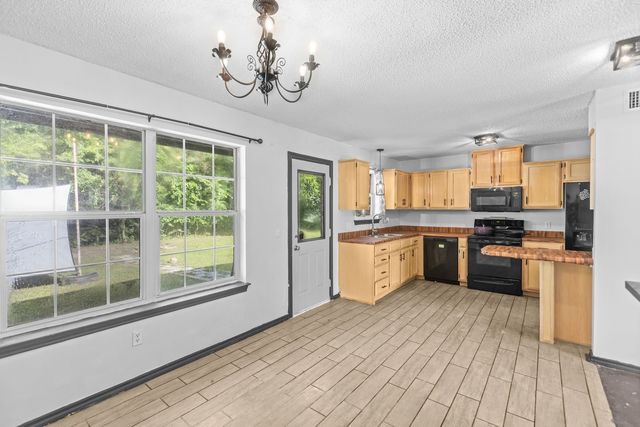 235 Hickory Street, Blossom, TX 75416